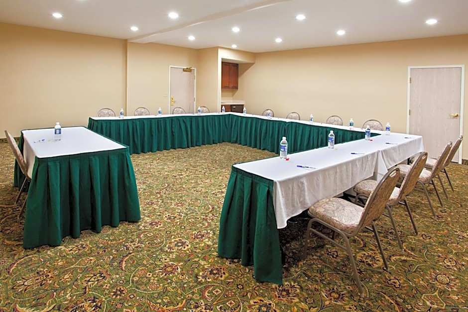Holiday Inn Express Hotel & Suites Marion By IHG