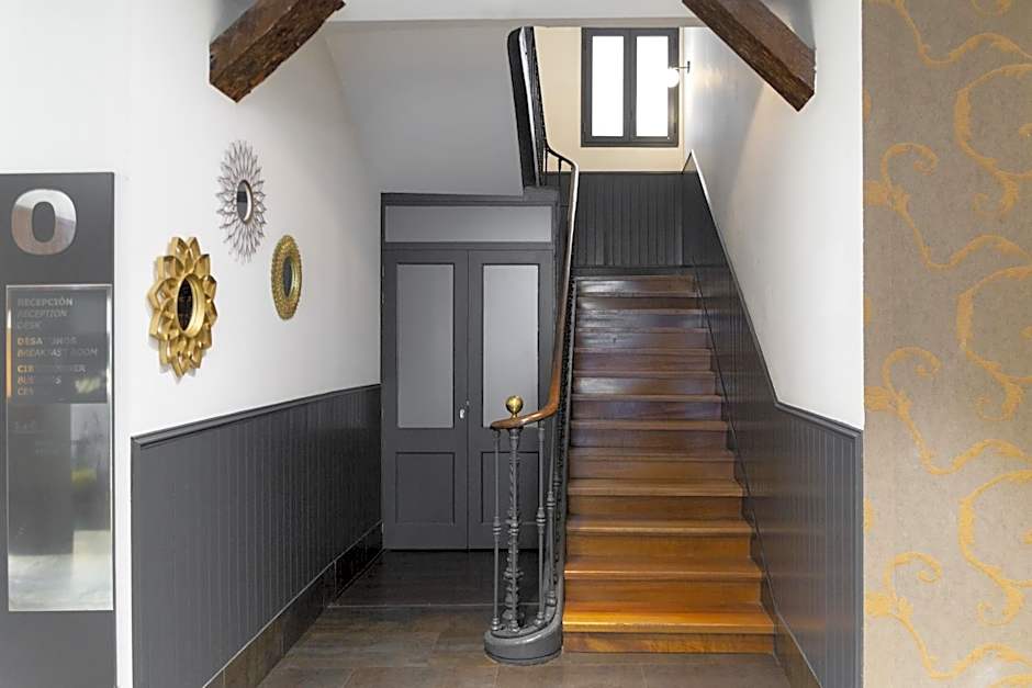 Petit Palace Tres Cruces