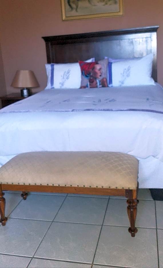 Kwa-Dlamathe Guesthouse