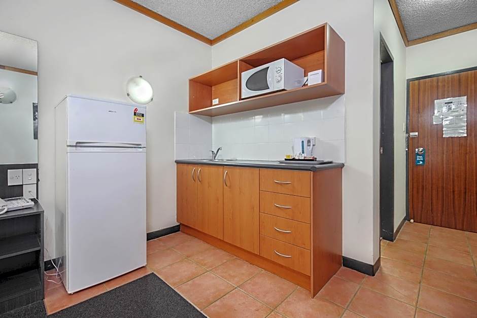 Belconnen Way Hotel & Serviced Apartments