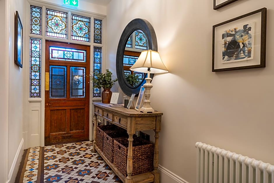 Tithe Barn - Self Check In Hotel