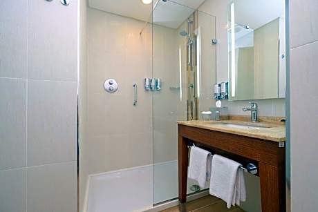 Queen Room with Fridge - Non Smoking