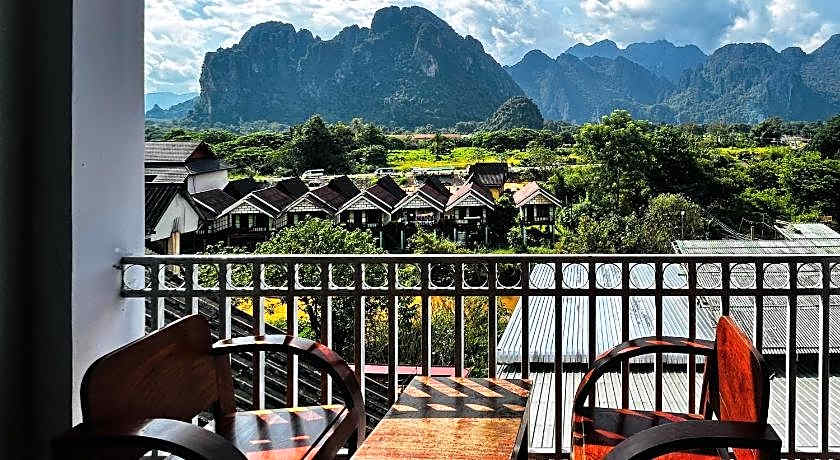 Domon Riverside Hotel