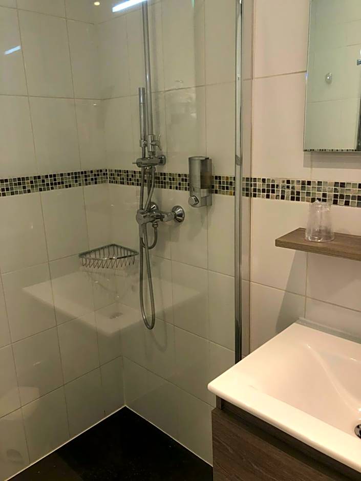 The Originals City, Hotel La Cour Carree, Le Treport Sud (Inter-Hotel)