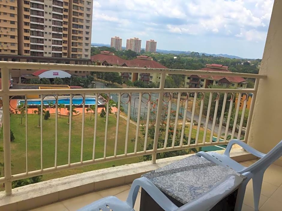 D savoy @ Famosa by MR