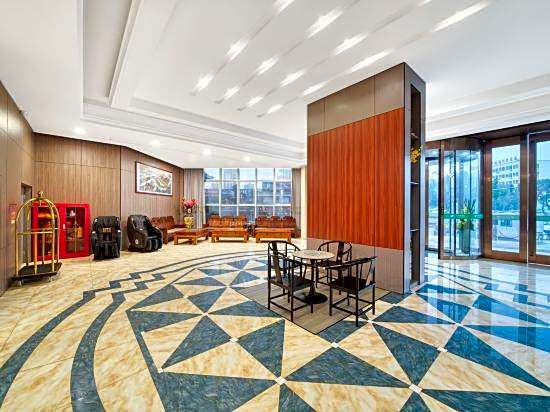 Four Seasons Green Teng Hotel (Outlets Airport Branch)