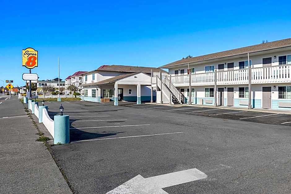 Super 8 by Wyndham Crescent City