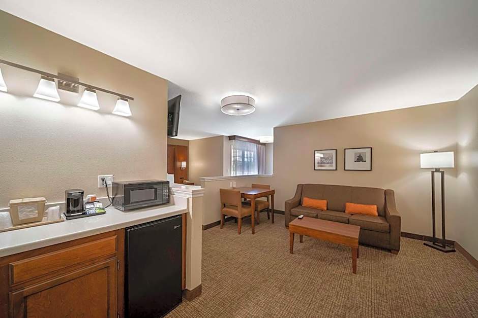 Comfort Suites Red Bluff Near I-5