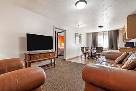 1 King Bed, One-Bedroom, Suite, Non-Smoking