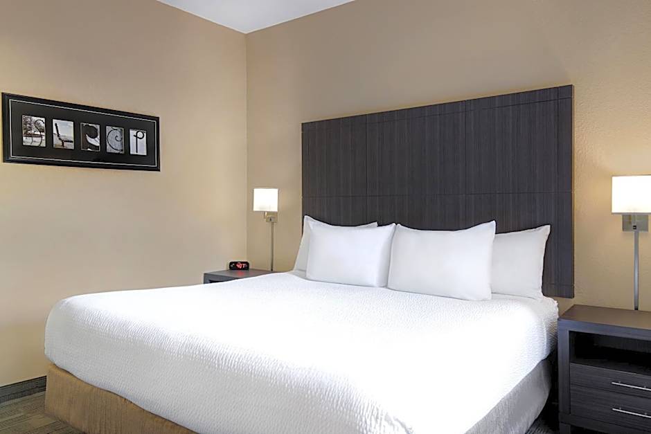 Days Inn by Wyndham Medicine Hat