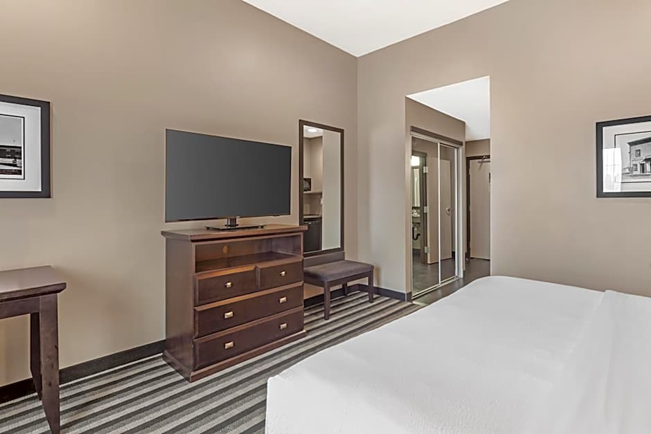 Best Western Plus Meridian Hotel