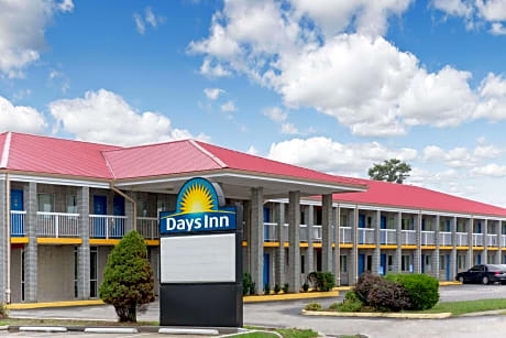 Days Inn by Wyndham Richmond