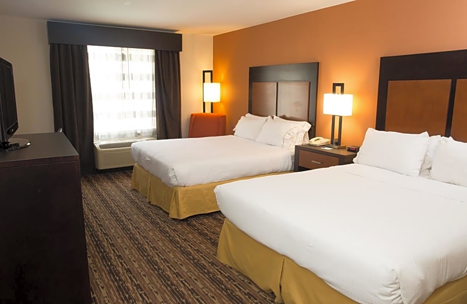 Holiday Inn Express Hotel & Suites Cherokee-Casino