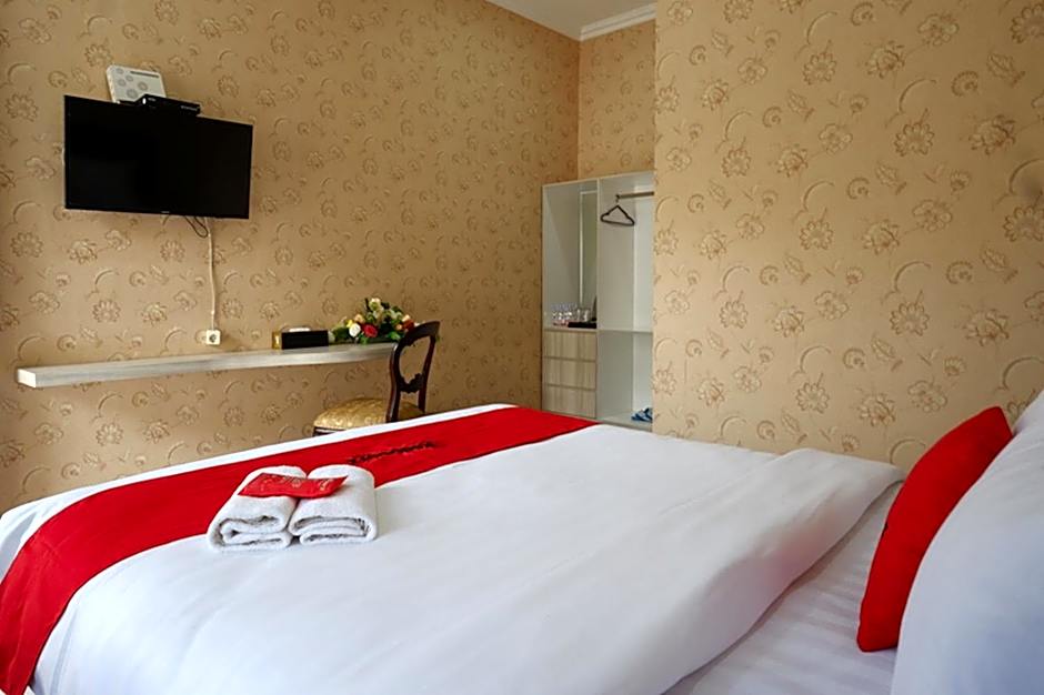 RedDoorz @ Jalan Majapahit Semarang