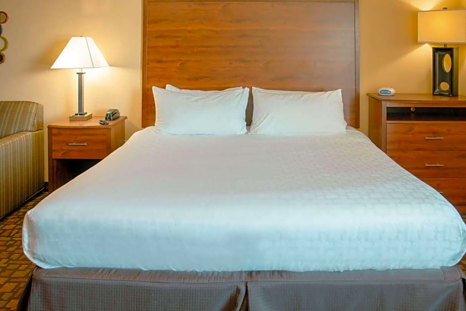 Grand Forks Lodge and Suites