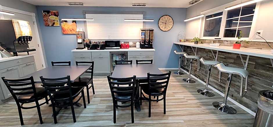 Dragonfly Inn & Suites