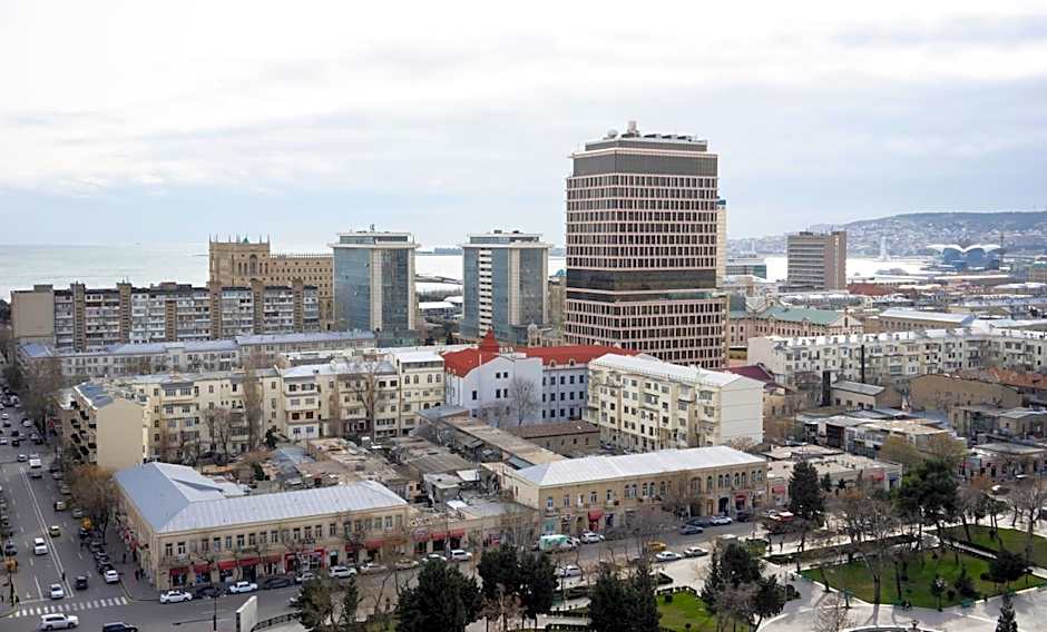 Parkside Hotel & Apartments