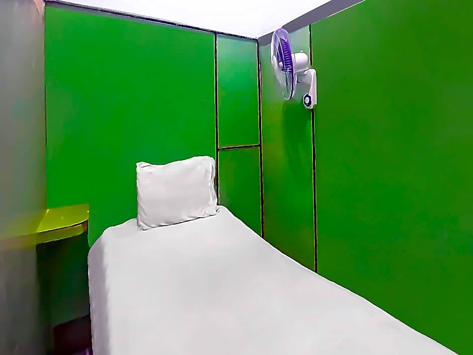 SPOT ON 92236 Kediri Family Homestay