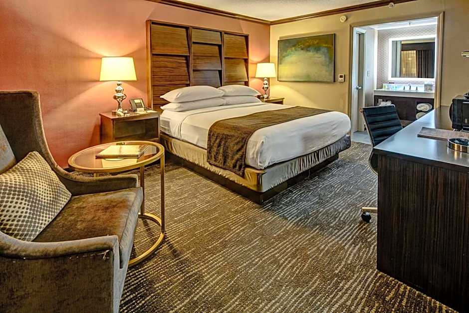 DoubleTree By Hilton Decatur Riverfront