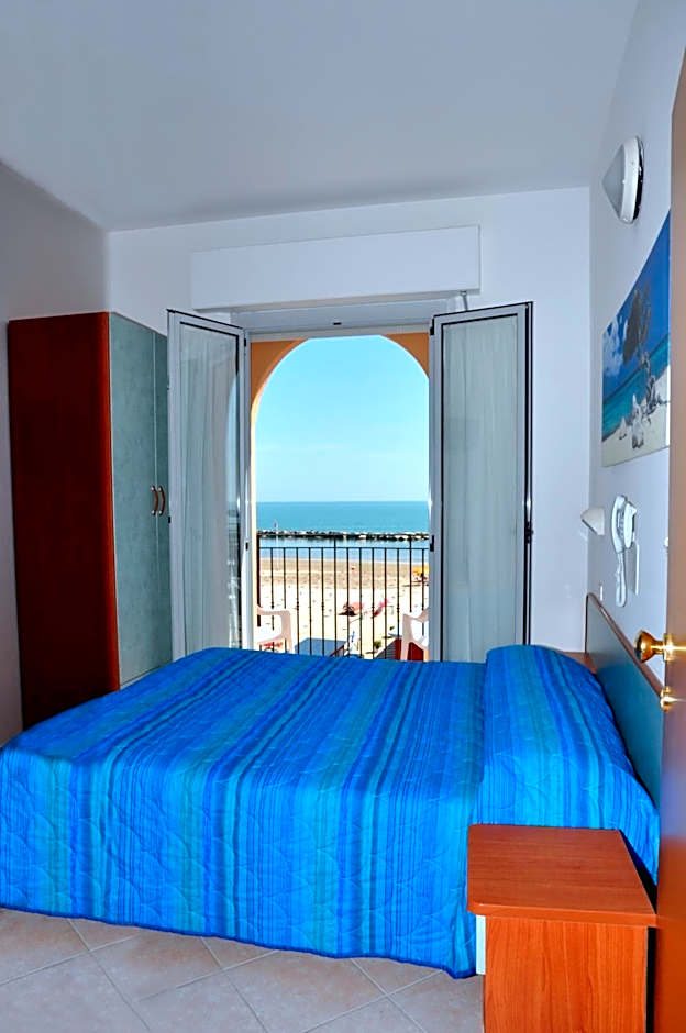 Hotel Holiday Beach