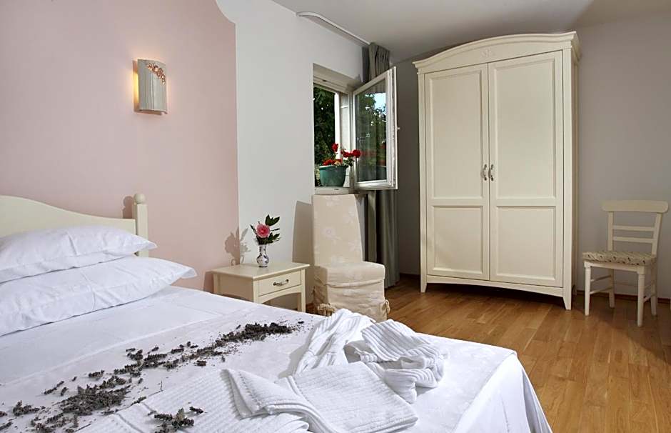 VILLA STEFANIJA small Boutique hotel&restaurant