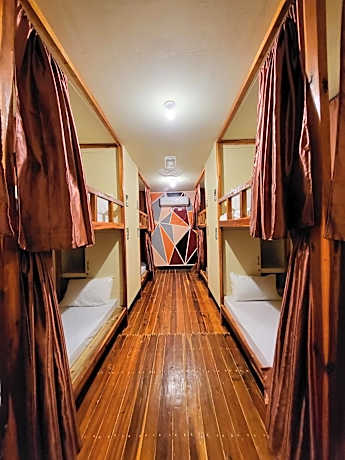 Dam Dam Hostel