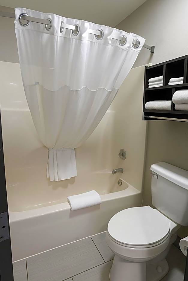 Days Inn by Wyndham Jackson