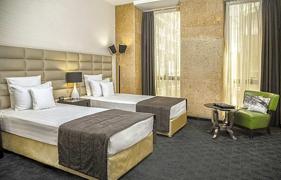 North Avenue Hotel