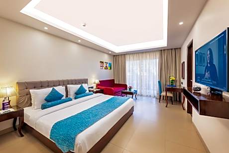 Superior King Room with Shower and Balcony - 2 Pints of beer per stay, Early check in and late checkout of 2 hours - subject to availability (validity Dec 20,2025)