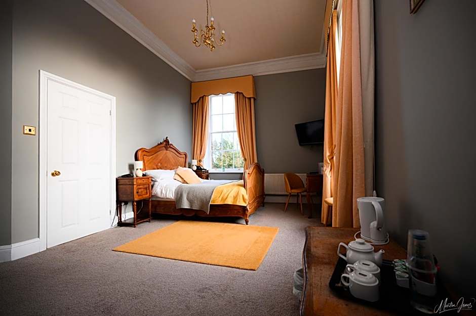 Photo 1 of 4 of Luxury