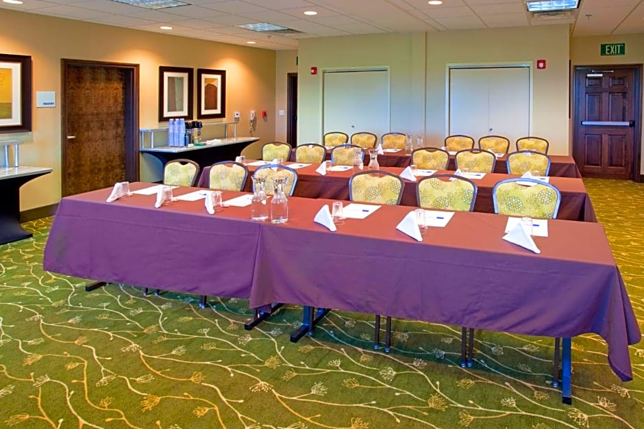 Holiday Inn Express & Suites Logan By IHG