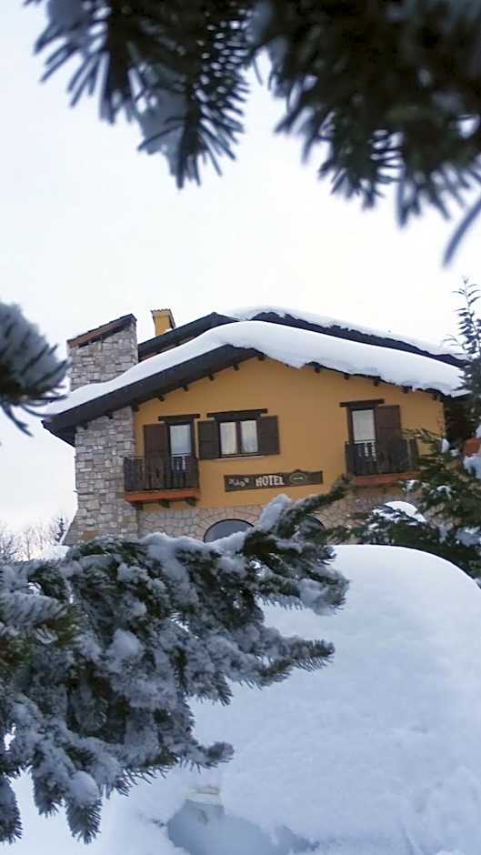 Hotel Altopiano Delle Rocche