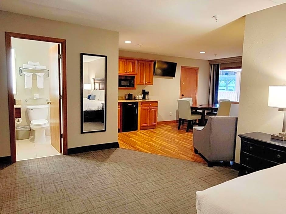 Best Western Plus Dubuque Hotel And Conference Center