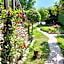 Anassa Deluxe Apartments & Studios