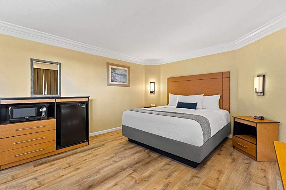 Travelodge by Wyndham San Clemente Beach