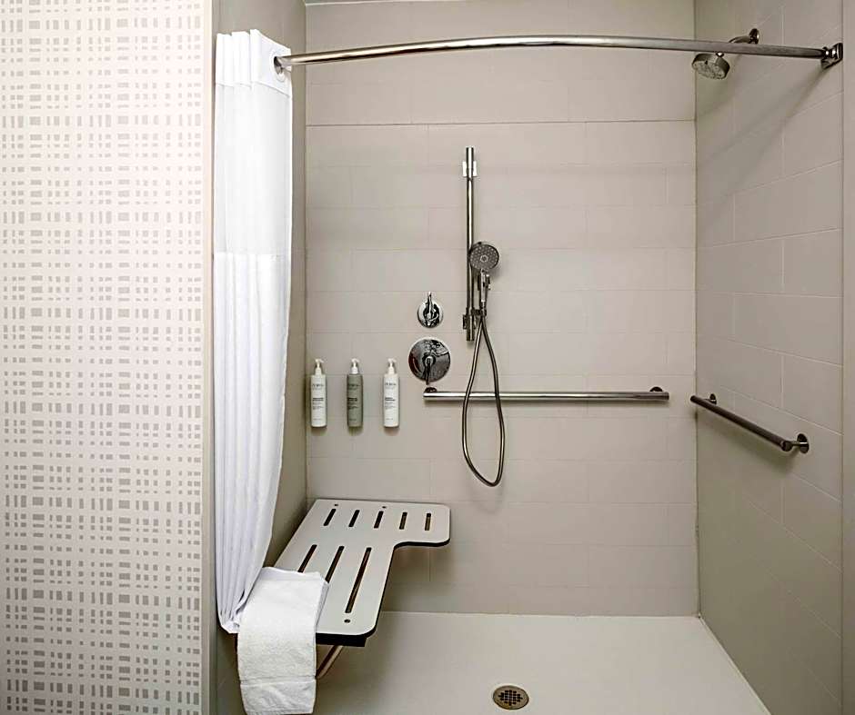 Hampton Inn by Hilton Costa Mesa Newport Beach