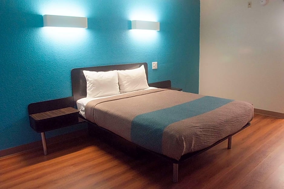 Motel 6-Raleigh, NC - North