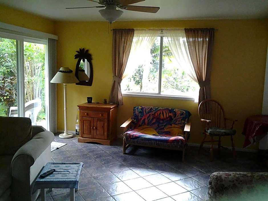 Lava Tree Tropic Inn