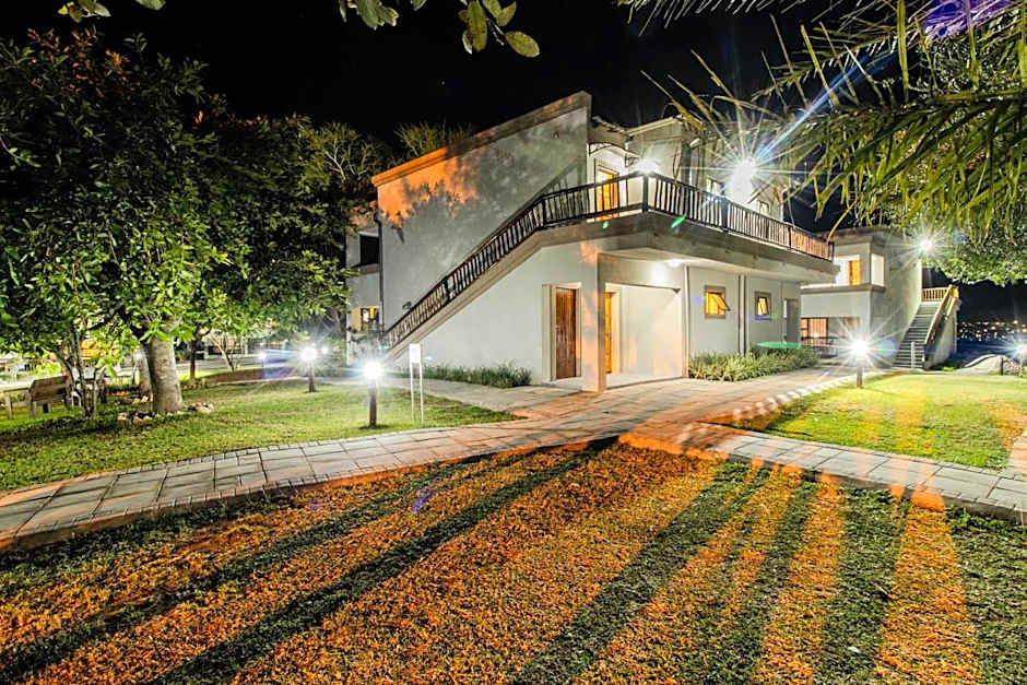 ASANTE MOUNTAIN LODGE