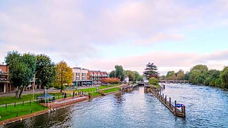 The Runnymede-On-Thames