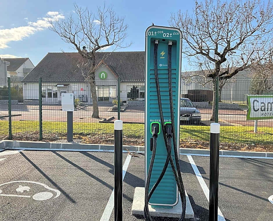 Campanile Lyon Est - Aeroport Saint Exupery