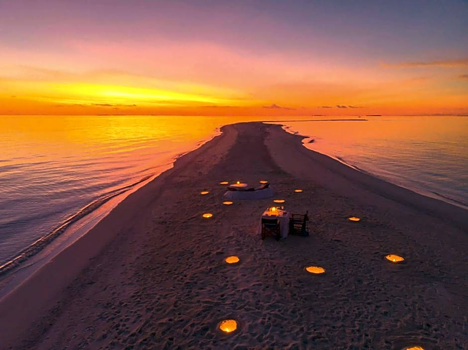 Anantara Kihavah Villas Resort