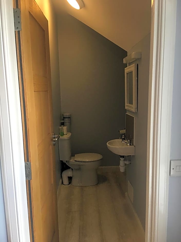 1 Lochness Rooms&Hostel