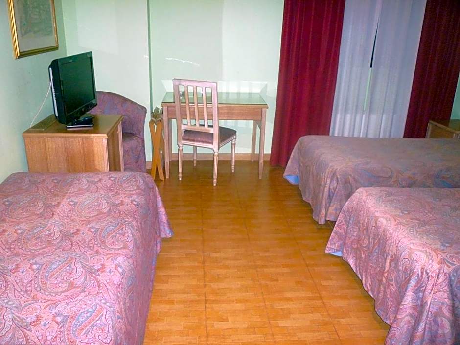 Photo 1 of 3 of Triple Room