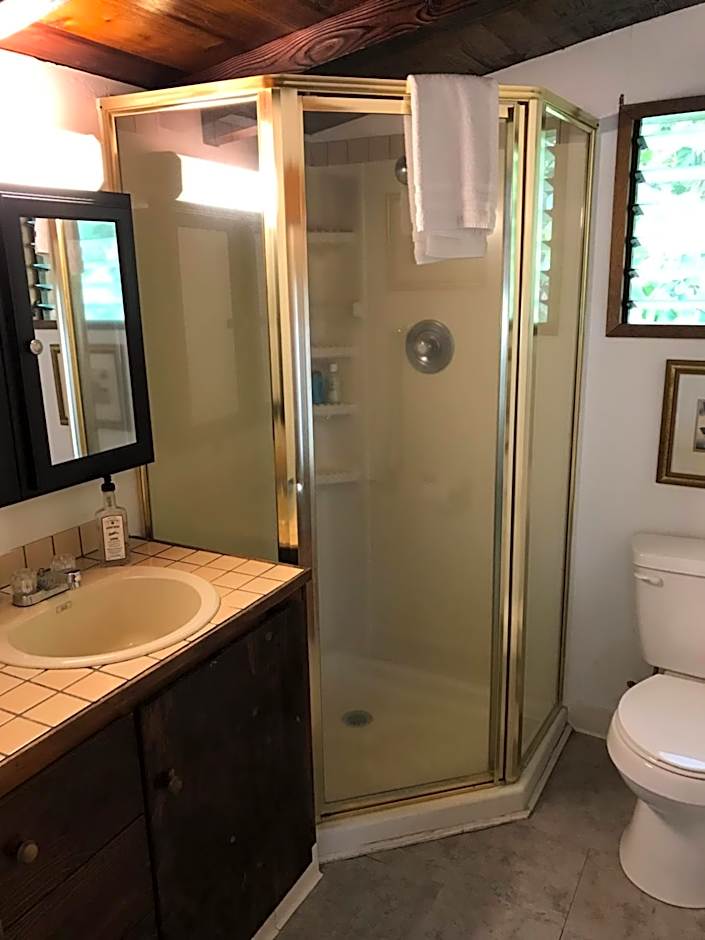 Hale Maluhia Country Inn