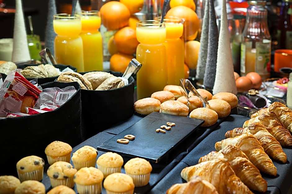 Charming House DD724