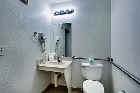 Queen Room - Disability Access - Roll in Shower