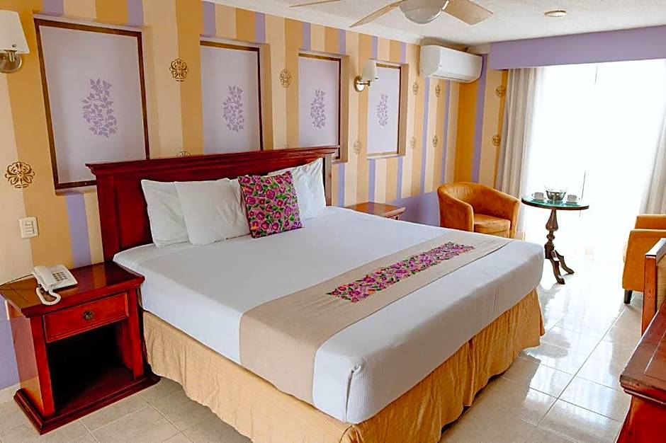 Hotel Plaza Colonial