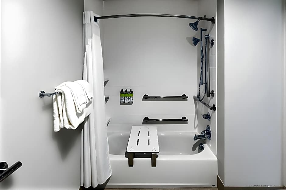 Holiday Inn Express And Suites Denton - Sanger By IHG