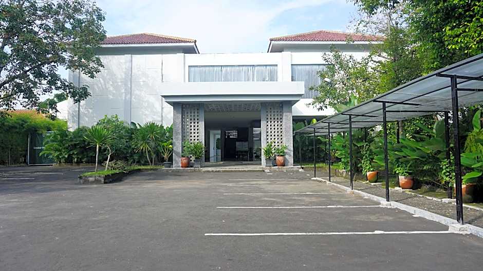 LPP GARDEN HOTEL